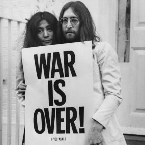 John Lennon and Yoko Ono photo